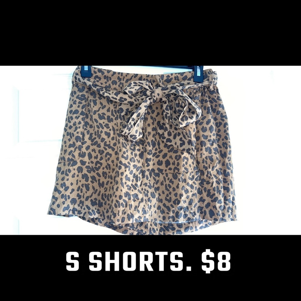 Small linen print shorts. NWOT.